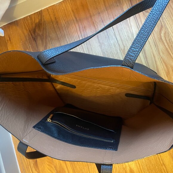 Cuyana Classic Structured Leather Tote - Picture 3 of 4